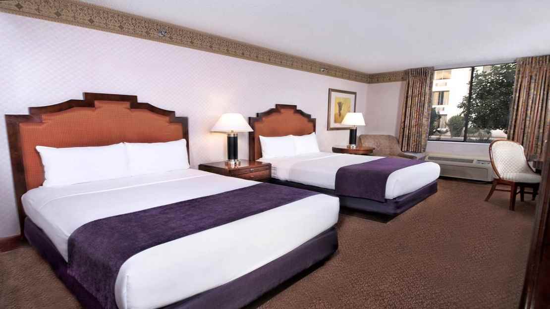 Manor Motor Lodge King